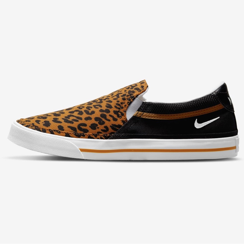 New without tag or original box . Nike legacy slip on size 7.5